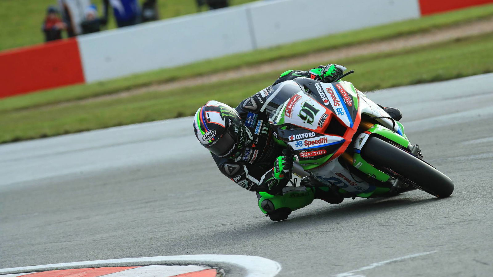 Haslam masters wet for tense Brands Hatch Indy victory