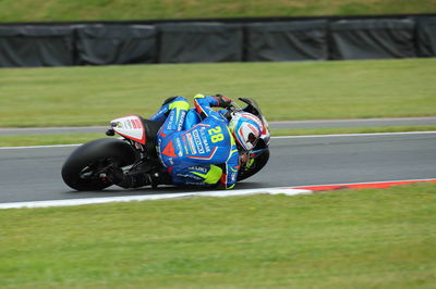 Ray leads Showdown challengers at Silverstone