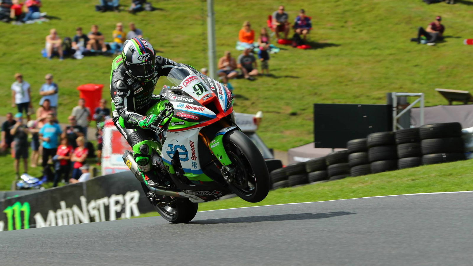 Haslam on top as Kawasakis dominate at Cadwell Park