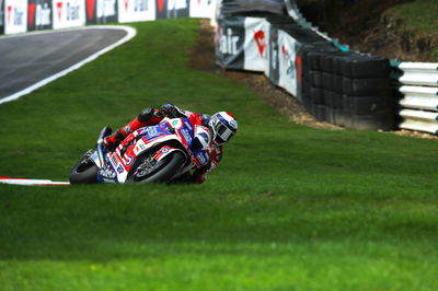 Dixon on top before rain closes in at Oulton Park