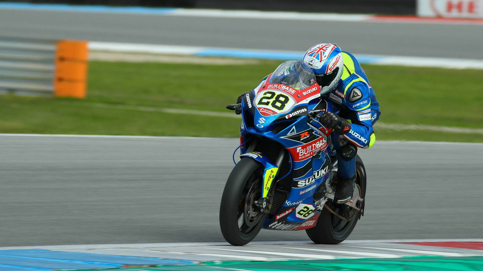 Ray sticks with Buildbase Suzuki for 2019