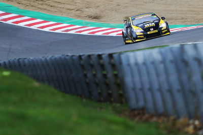 Goff holds off Turkington for race one victory