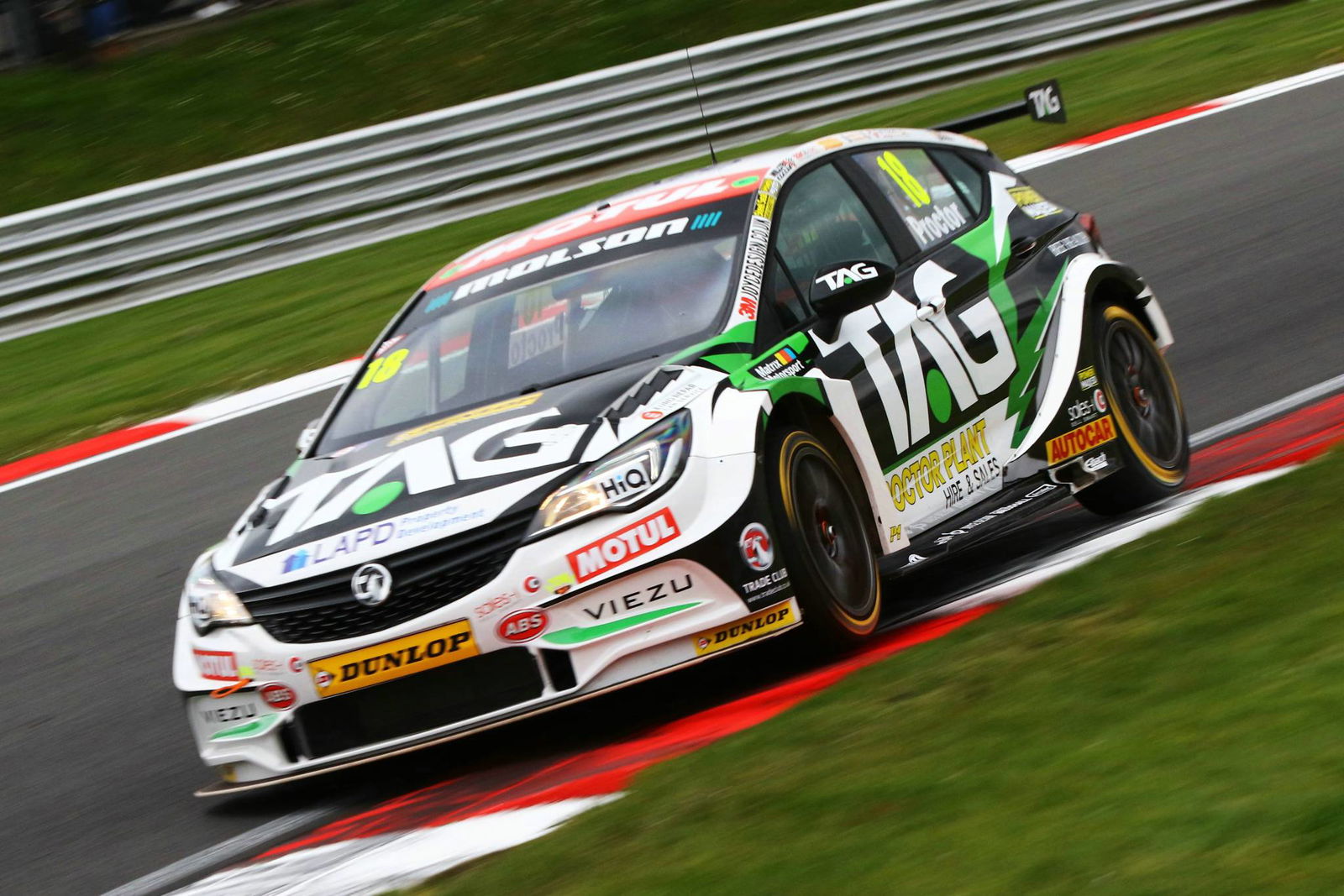 Goff holds off Turkington for race one victory