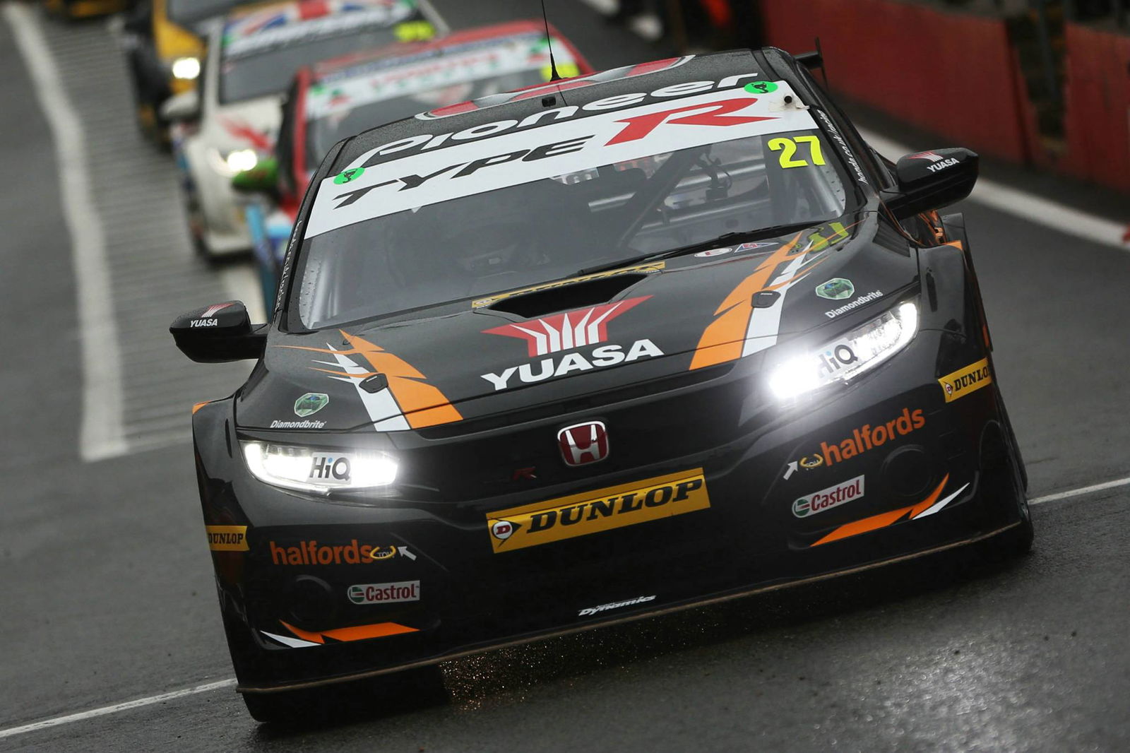 Sutton quickest for Subaru at Thruxton test