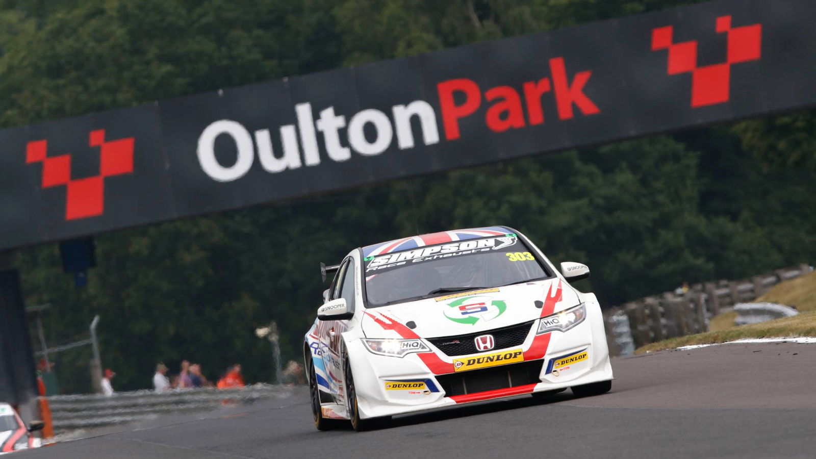 Simpson produces flawless display for maiden BTCC win