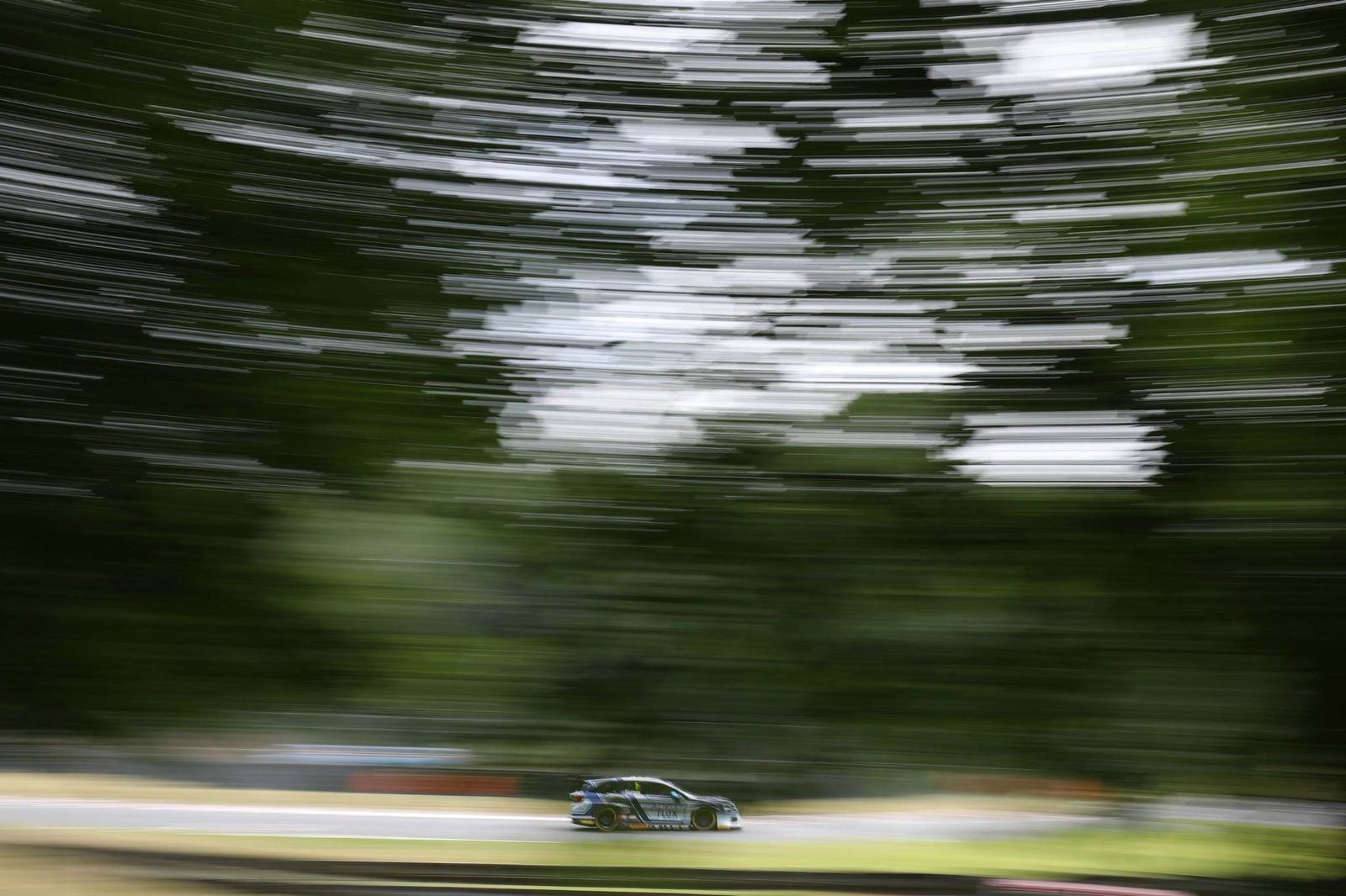 Sutton leads all Subaru front-row ahead of Plato