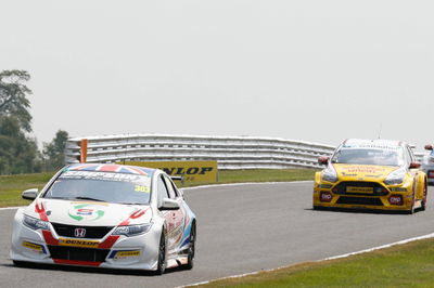 Simpson tops truncated opening Snetterton practice