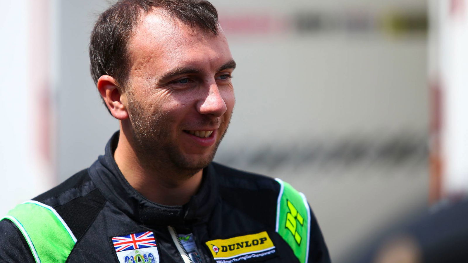 Oliphant quickest in opening practice