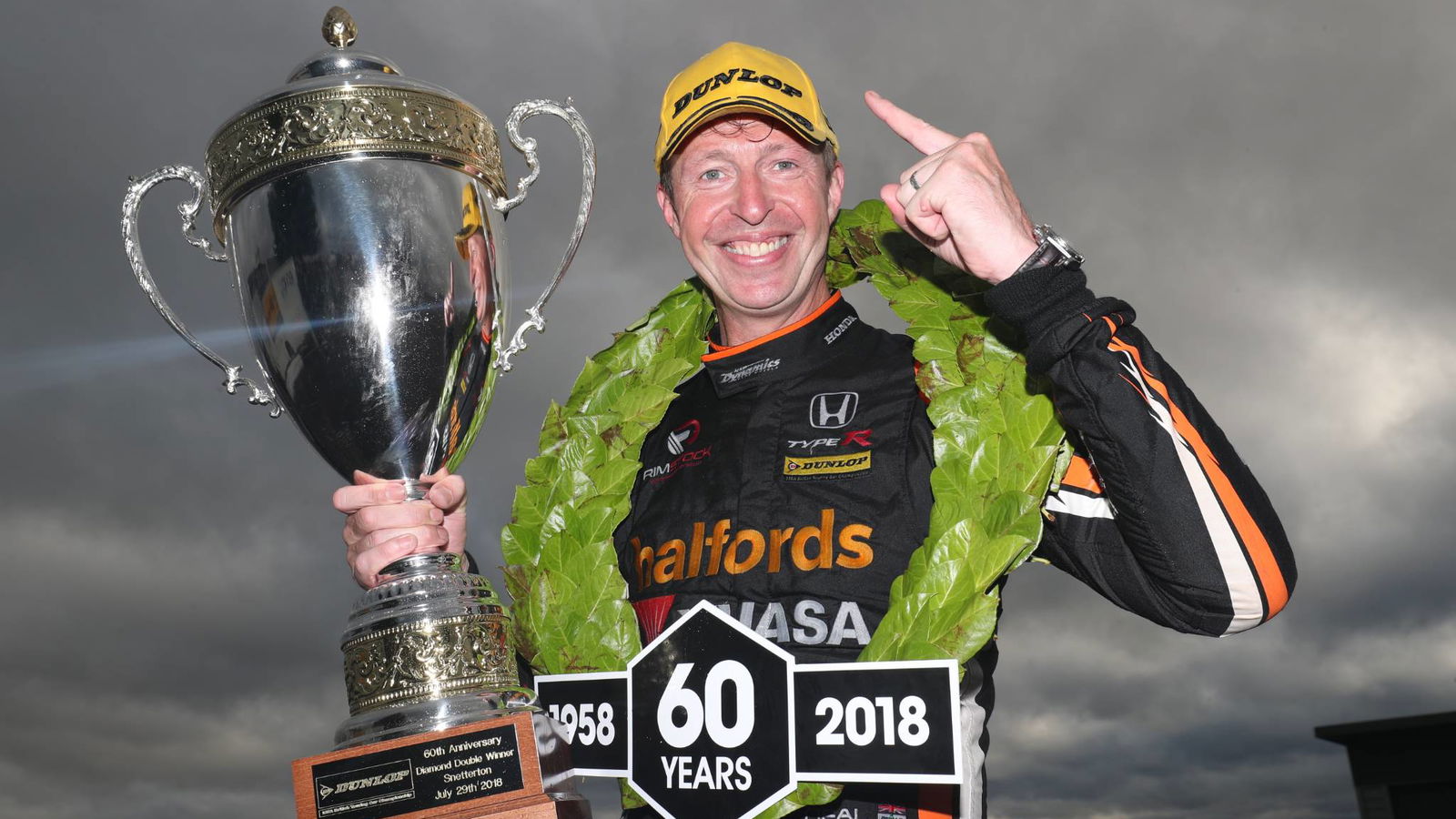 Neal celebrates 'special' Diamond Double BTCC win