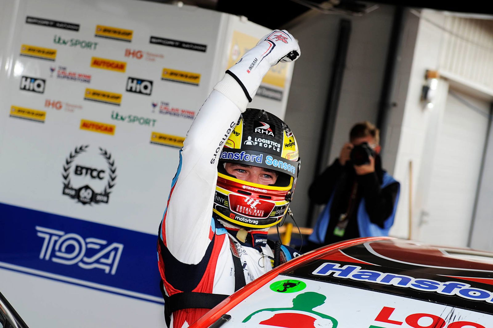 Turkington preserves BTCC lead ahead of finale