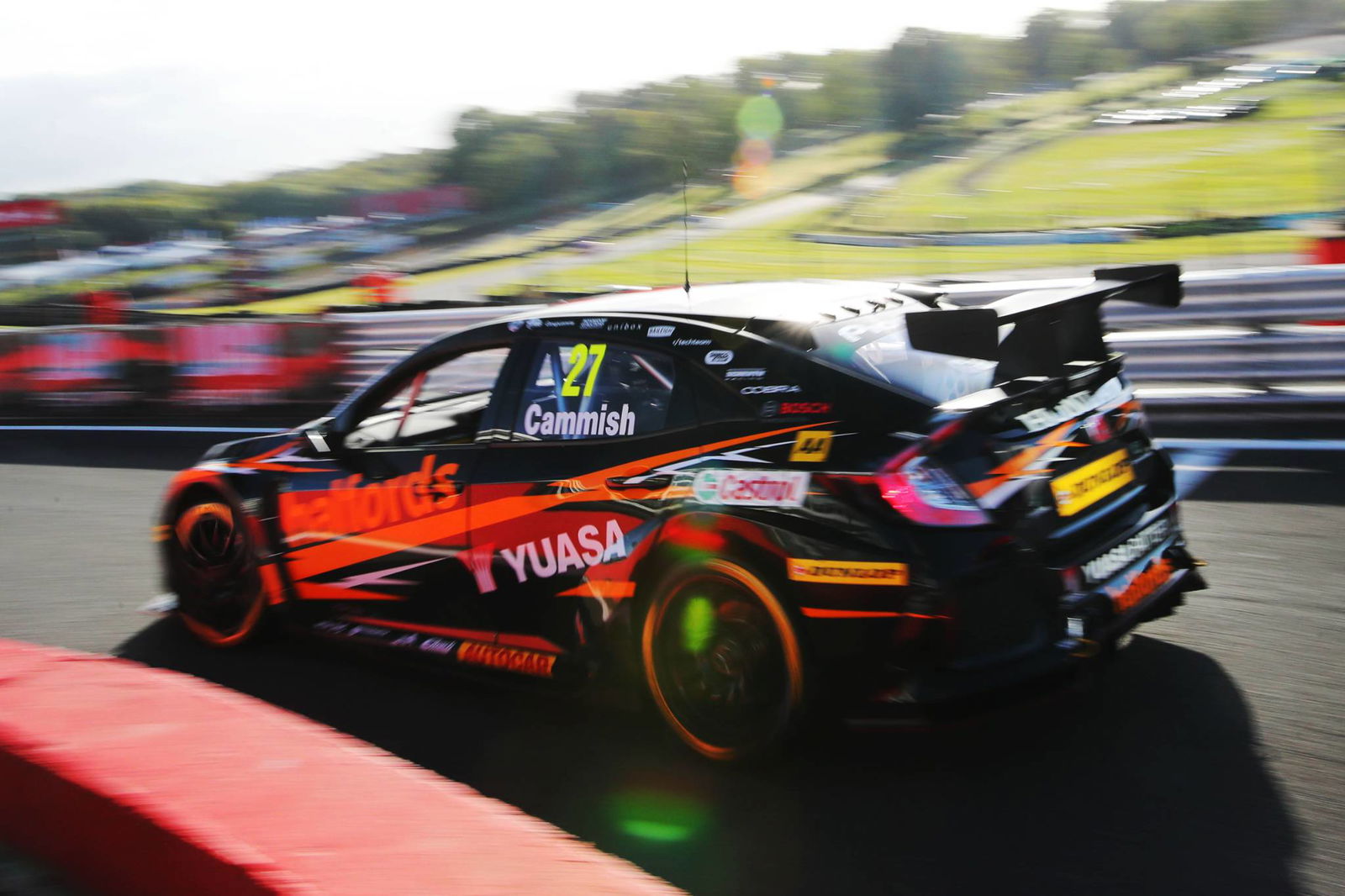Plato wins dramatic opening race