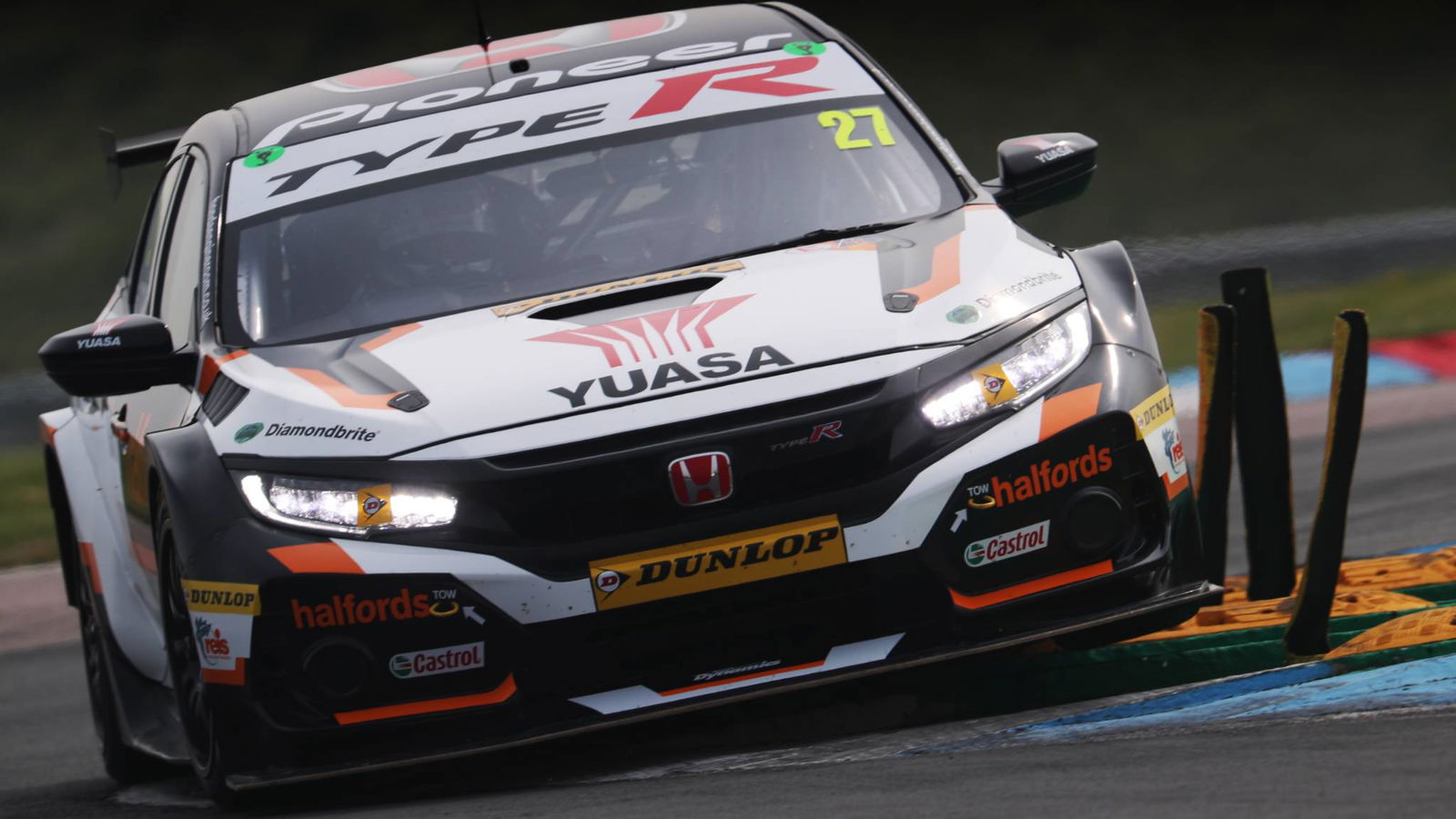 Cammish leads Honda 1-2 in second practice