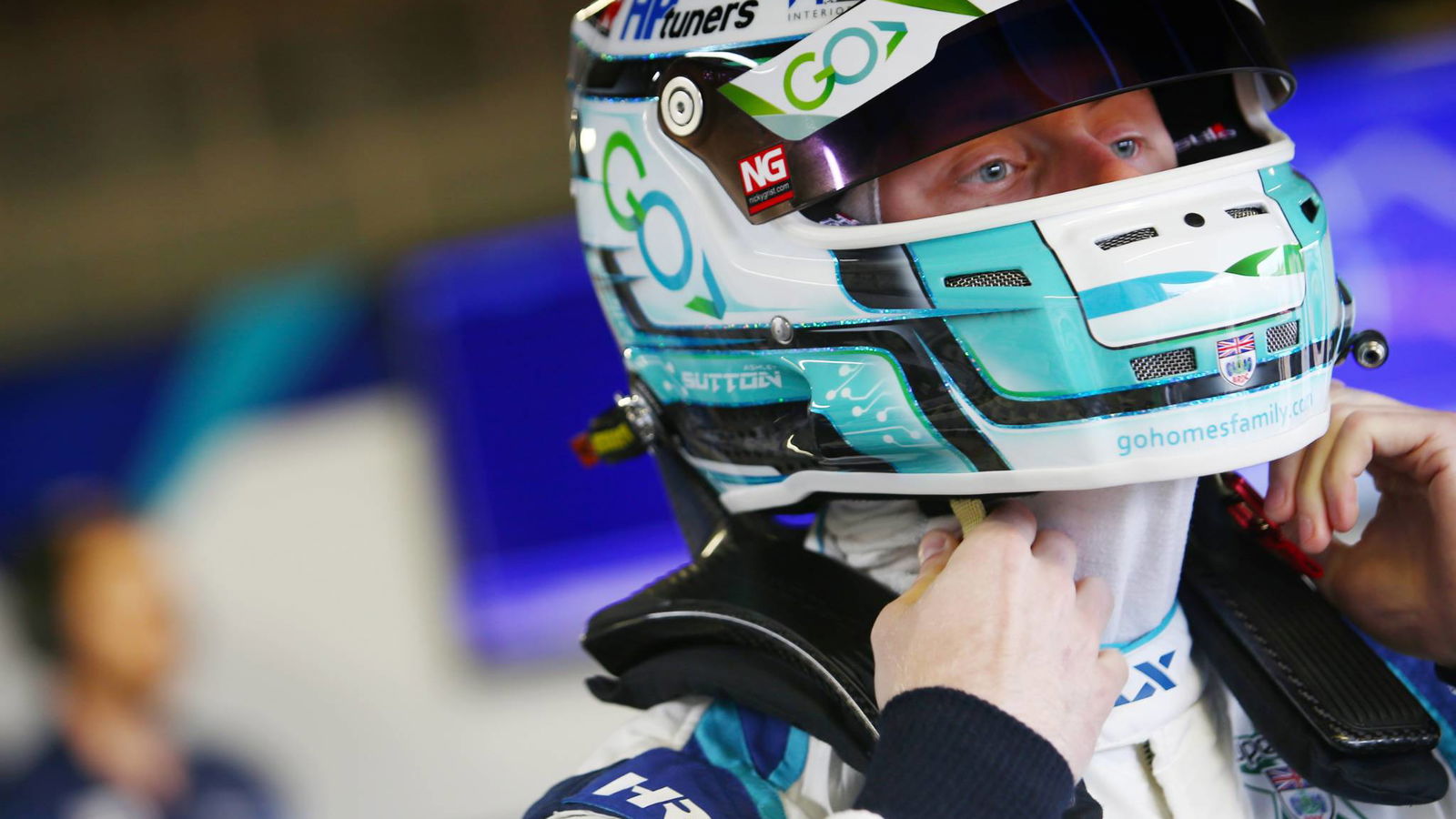 Sutton takes BTCC lead on 'bogey track'