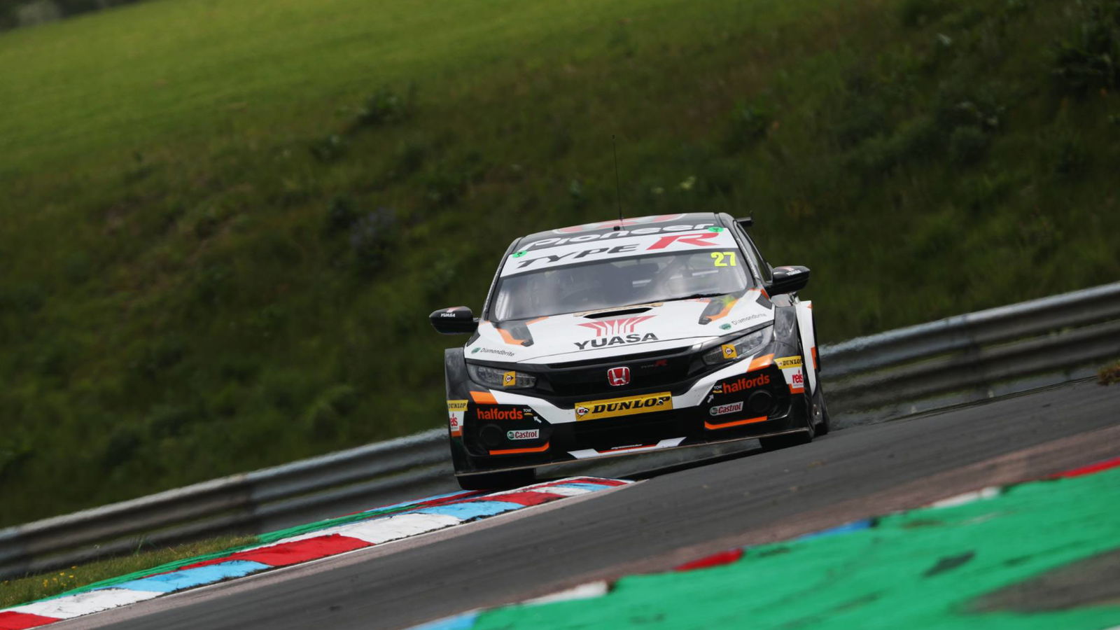 Cammish tops drying opening Thruxton practice