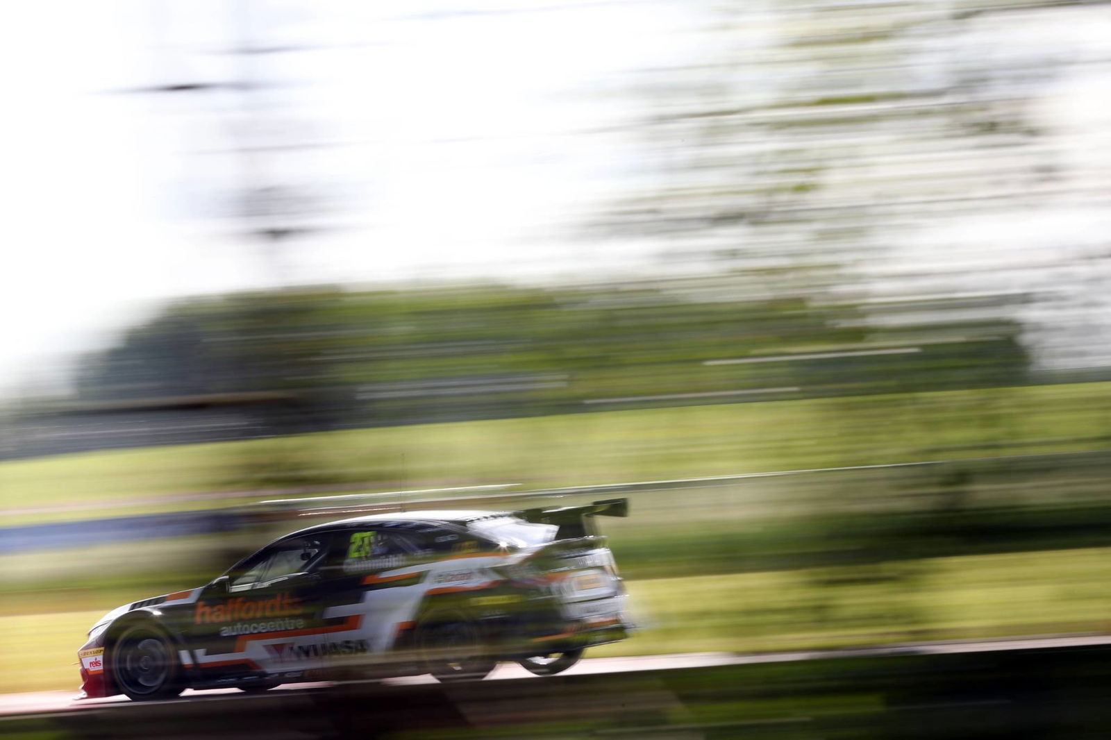 Tordoff edges Cammish in FP1 at Oulton Park