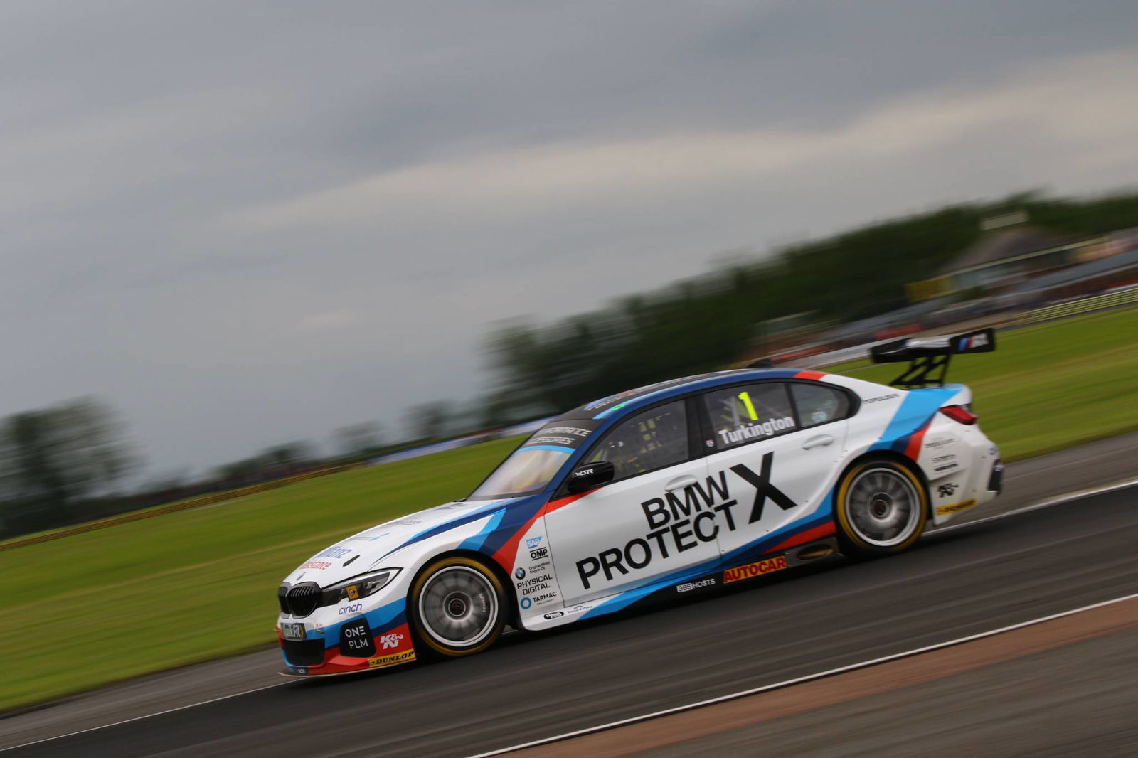 Turkington revels in 'special' Oulton Park pole lap 