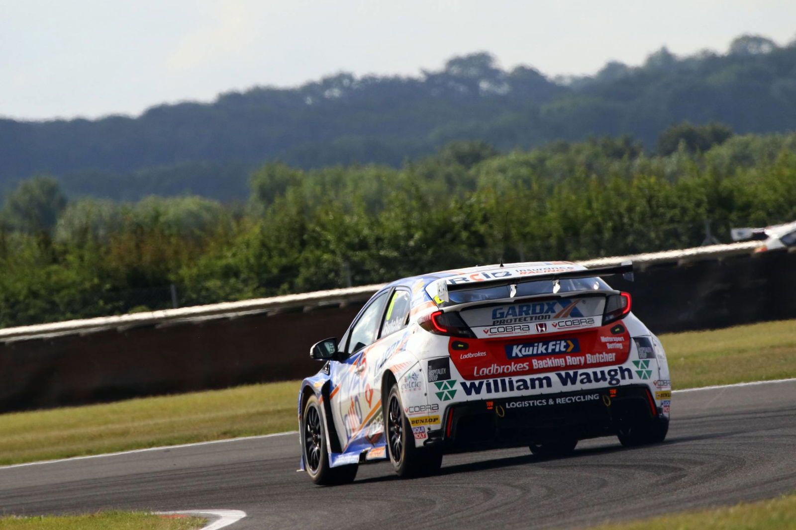 Butcher remains on top at Knockhill 