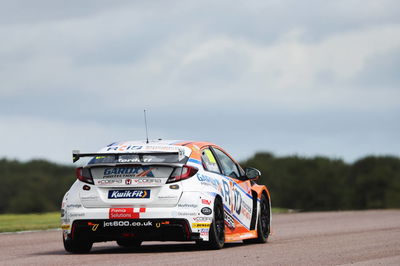 Tordoff converts pole to win in Thruxton opener