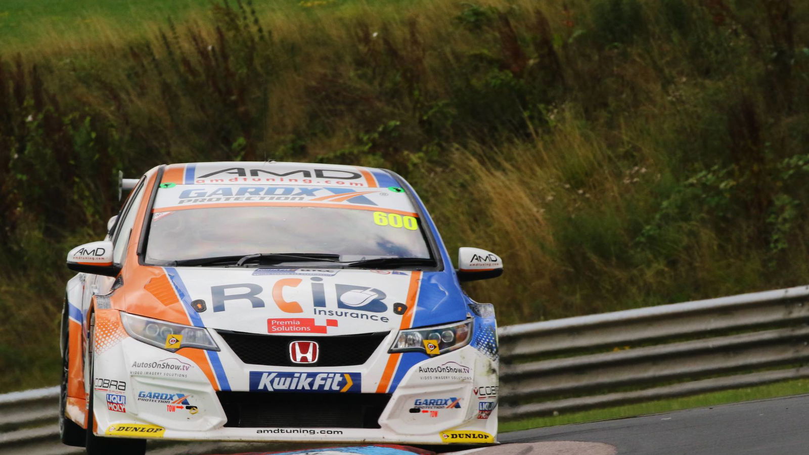Tordoff converts pole to win in Thruxton opener