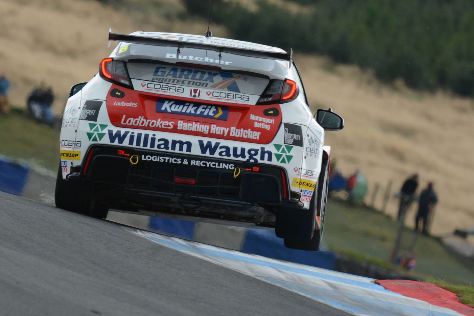 Butcher defeats Jordan for home BTCC victory