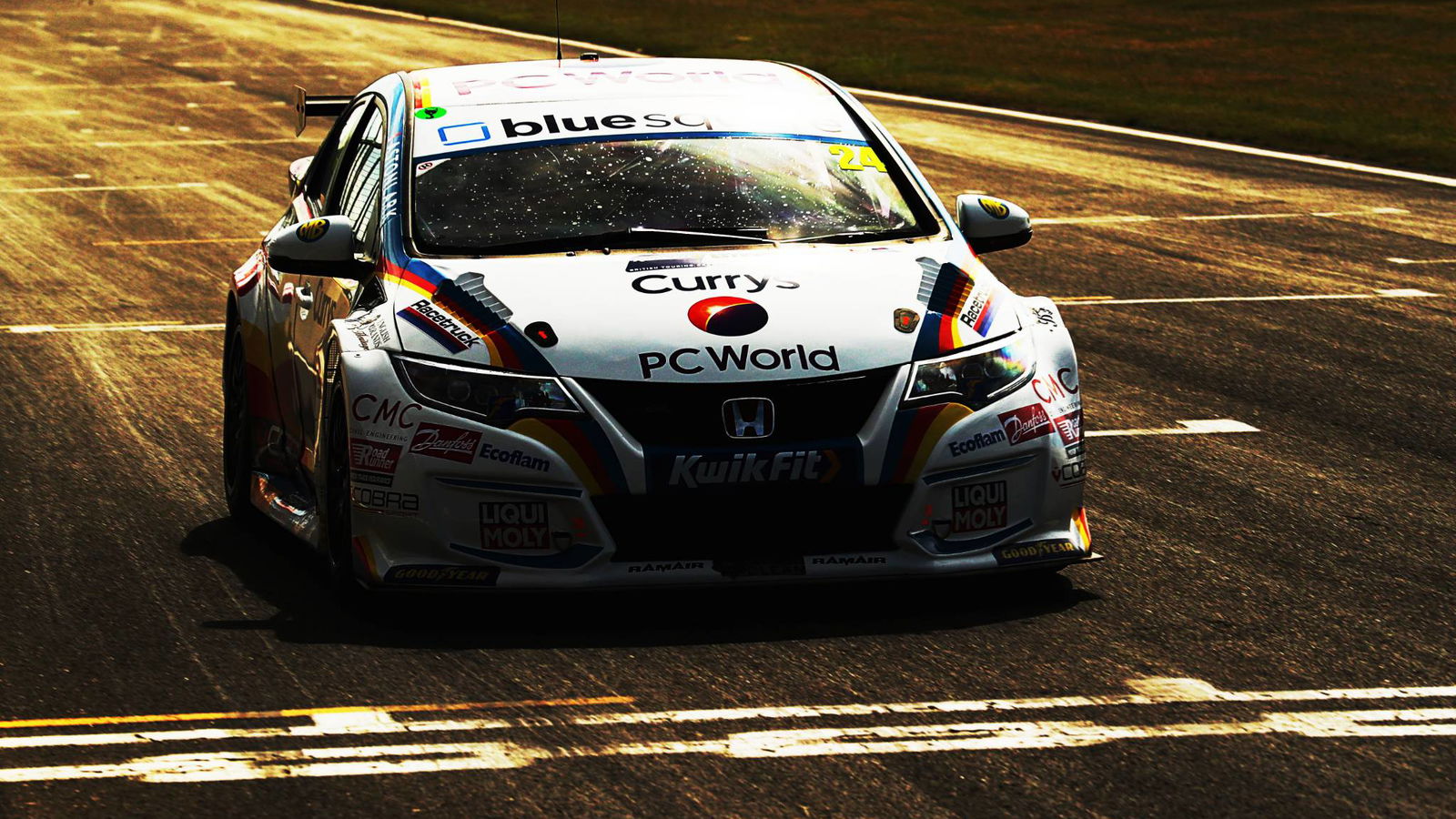 Hill completes practice clean sweep in FP2
