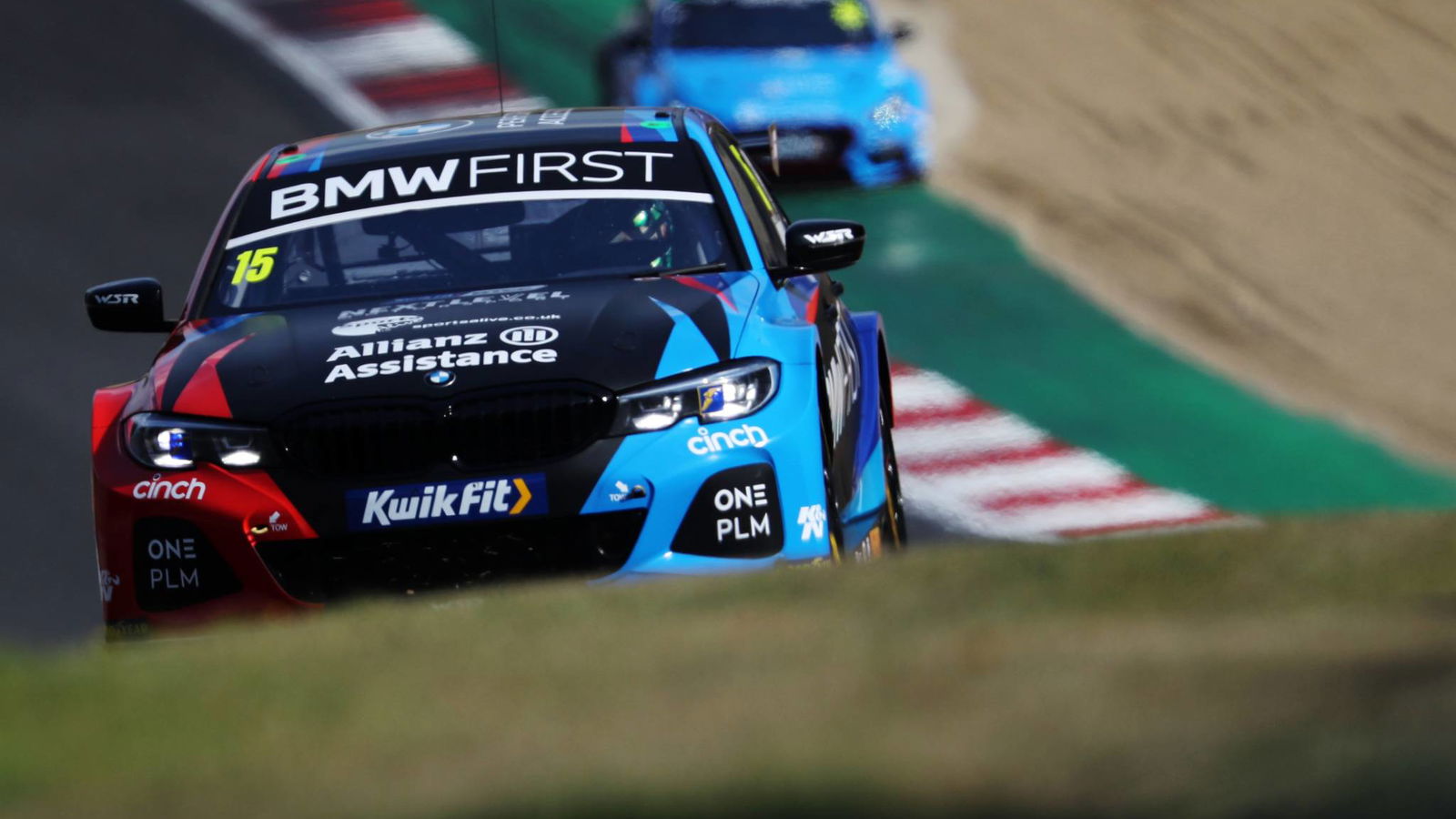 Oliphant fends off Sutton for first BTCC win 