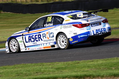 Sutton fends off Turkington for race one win