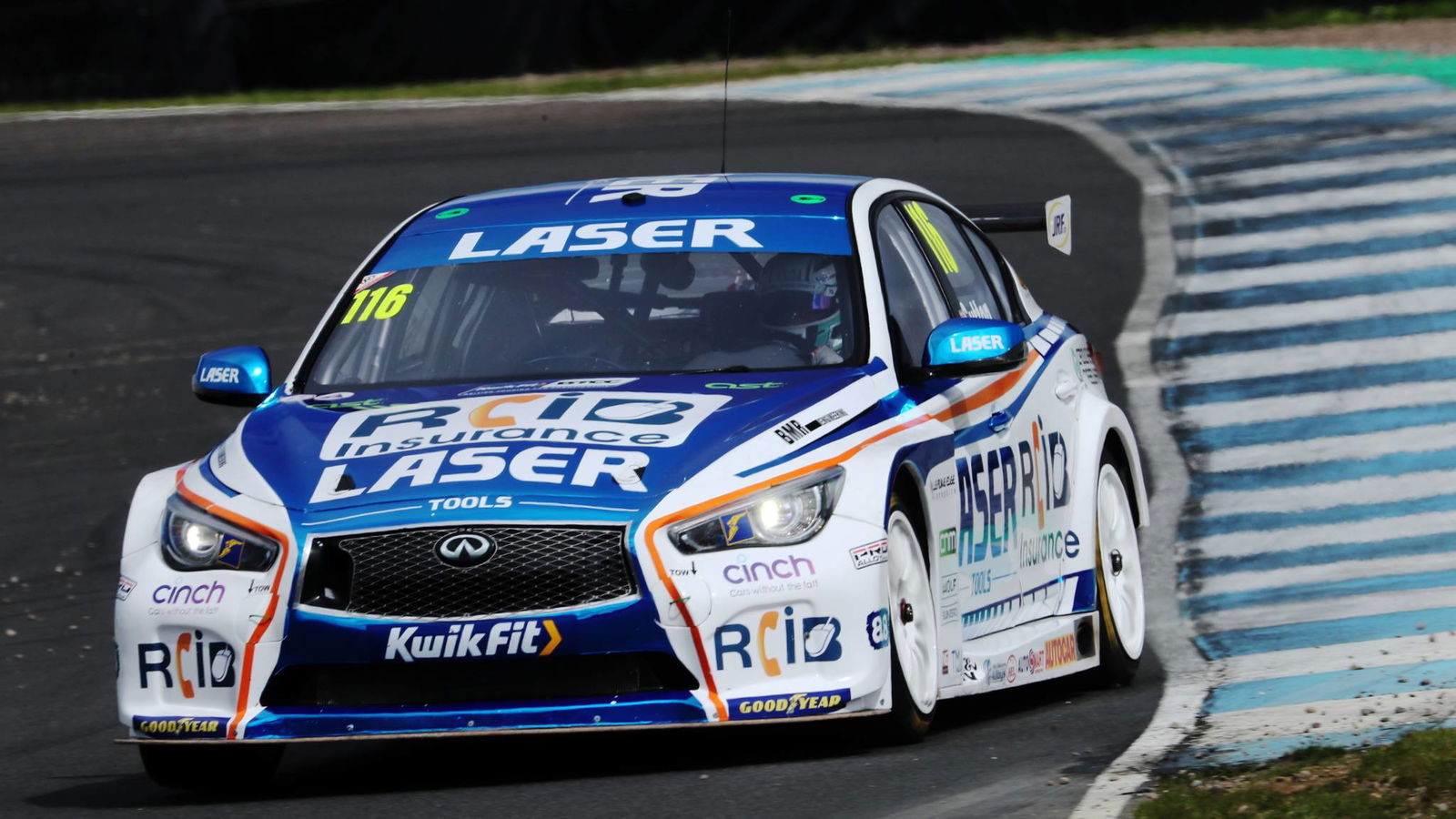 Sutton fends off Turkington for race one win