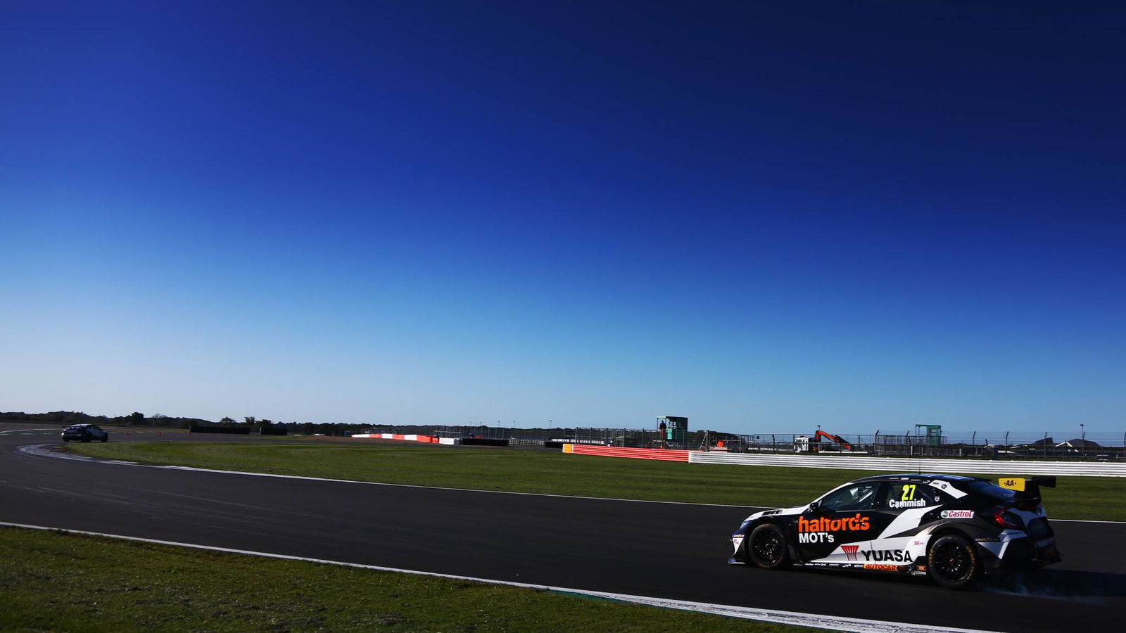 iDan Cammish (GBR) Halfords Yuasa Racing Honda Civic Type R 