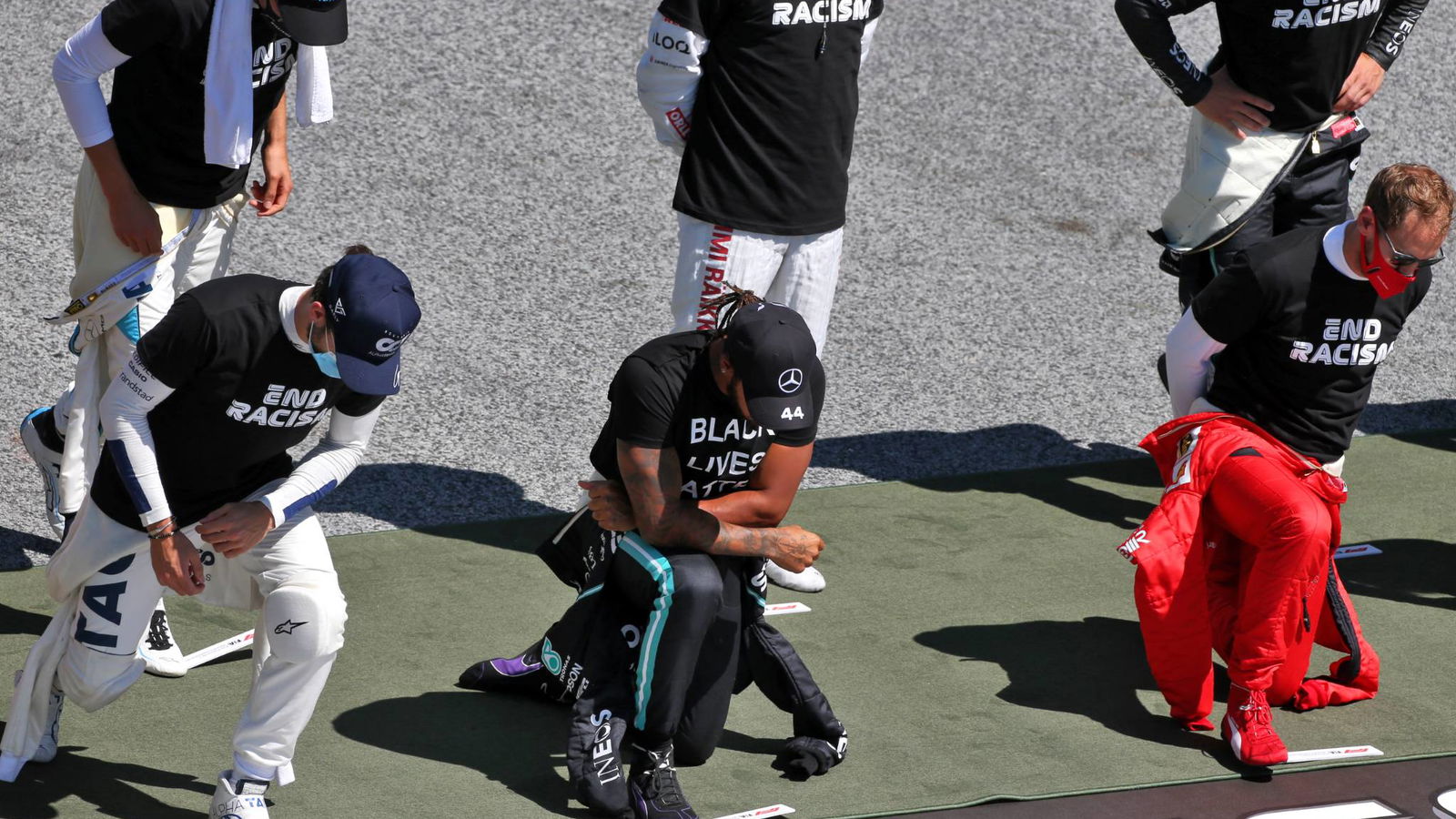 Grosjean apologises to Hamilton over F1 drivers' anti-racism efforts