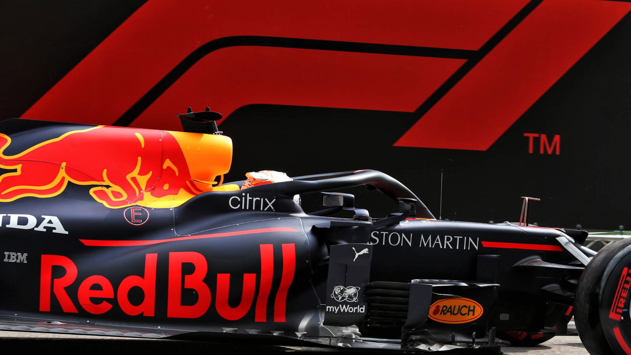 Max Verstappen (NLD) Red Bull Racing RB16.