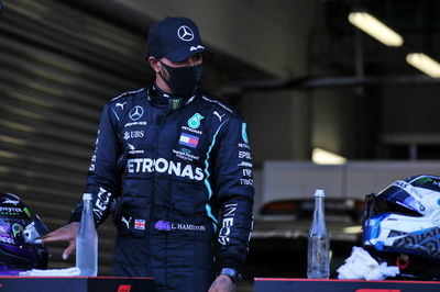 Lewis Hamilton (GBR) Mercedes AMG F1 in parc ferme.