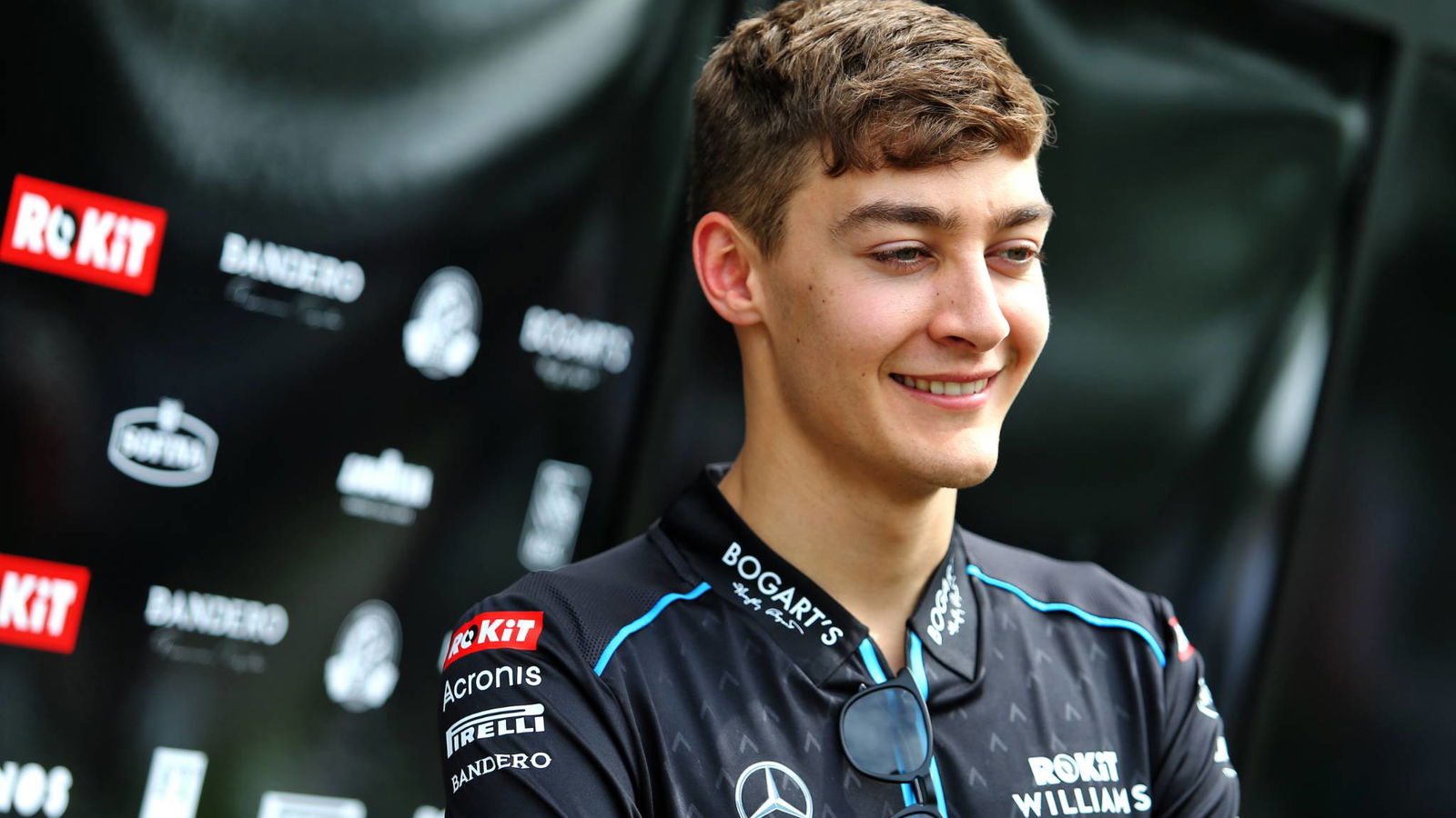 Russell menetapkan gelar F1 GP Virtual tidak resmi dengan absennya Leclerc