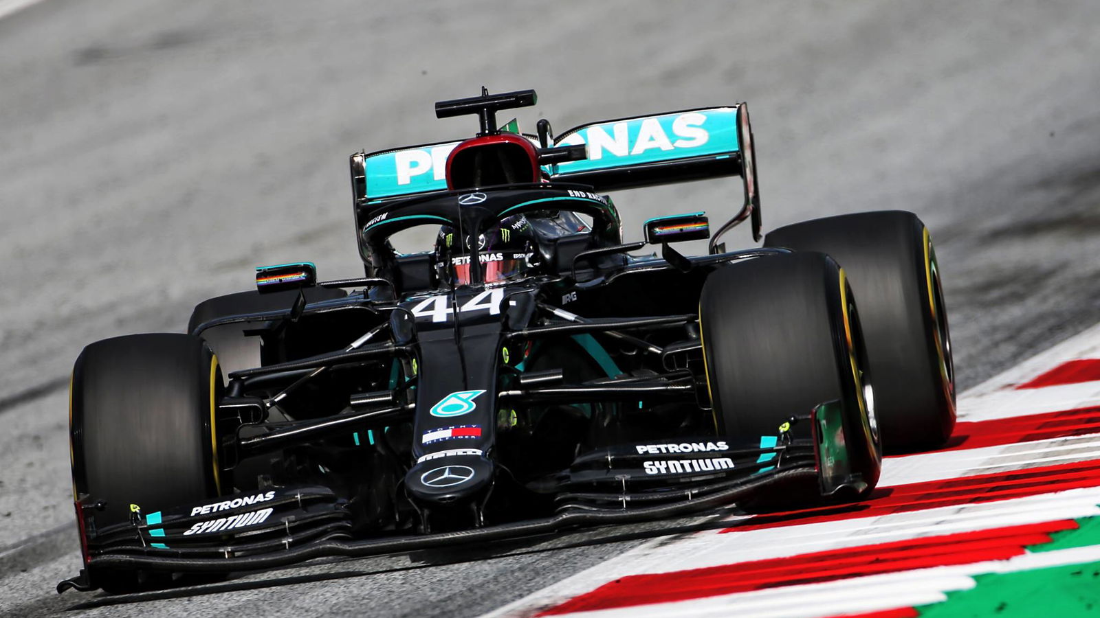 Mercedes memimpin GP FP2 Austria saat Racing Point bersinar, Red Bull berputar