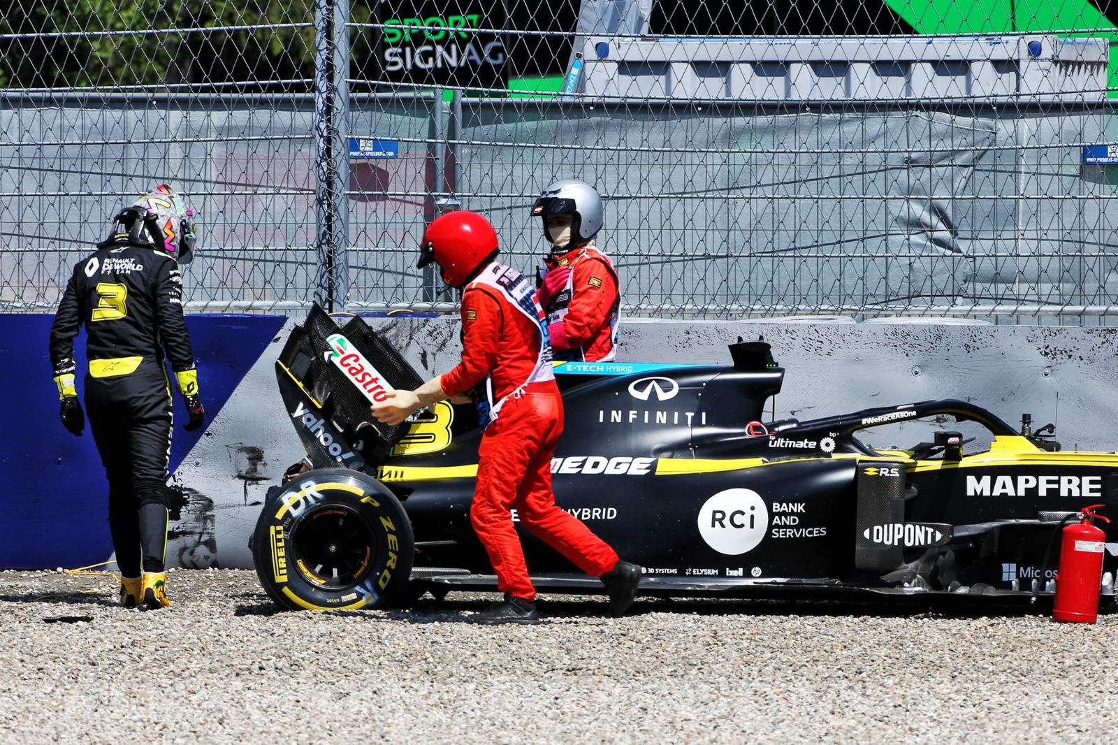 Leclerc melihat '' potensi '' dalam peningkatan baru Ferrari F1