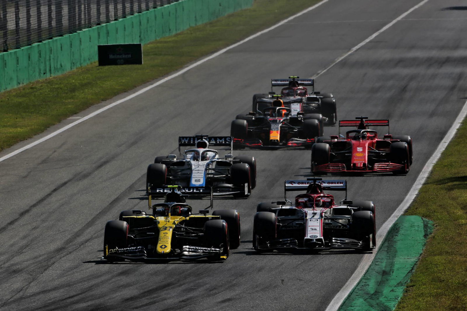 Hamilton mengklaim tiang GP Italia dengan lap F1 tercepat yang pernah ada