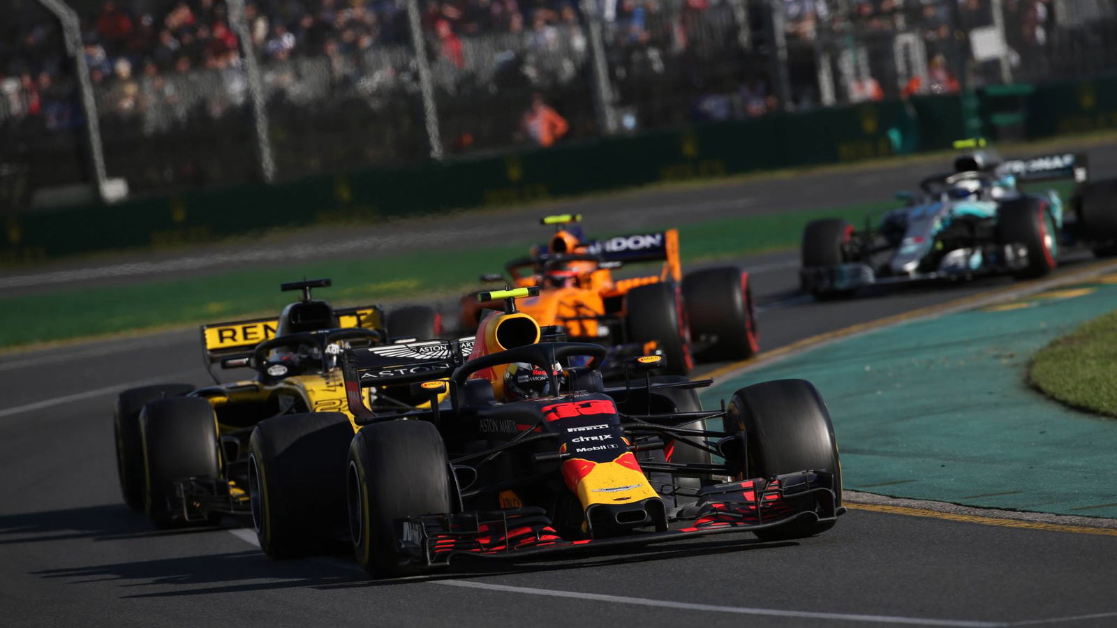 Horner: Melbourne should look at ways to improve overtaking