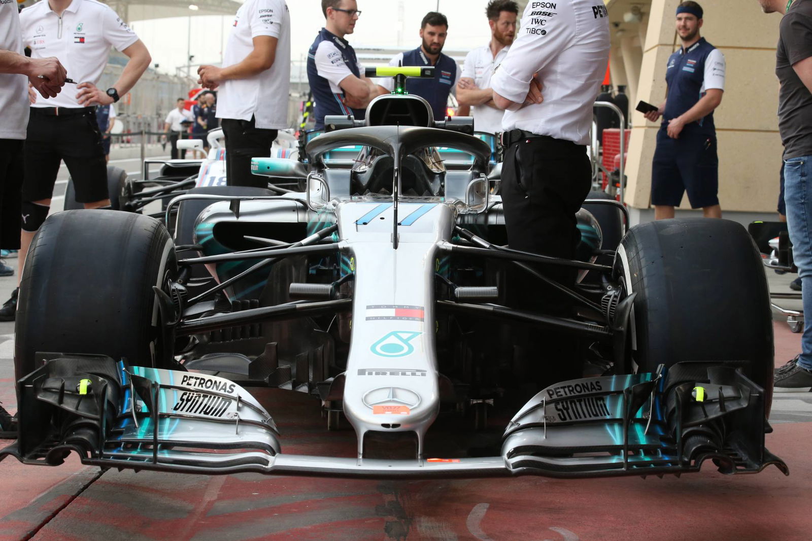 Ricciardo leads Bahrain FP1 as issue sidelines Verstappen
