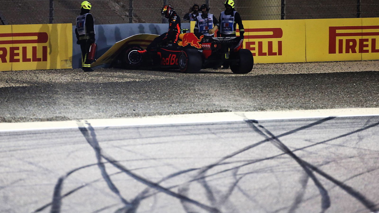 Verstappen blames power surge for Bahrain qualifying crash