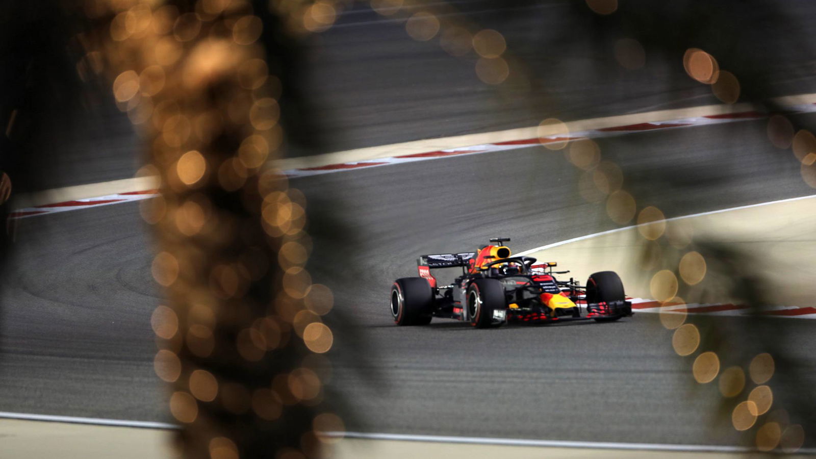 Ricciardo encouraged by small gaps to Ferrari, Mercedes