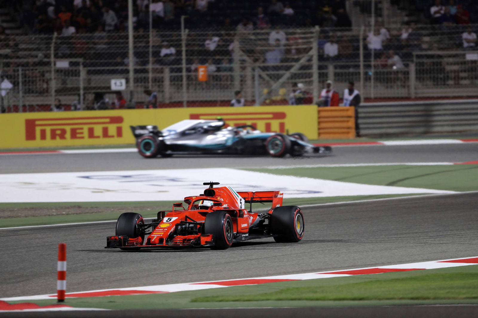 Vettel bertahan untuk kemenangan dramatis F1 Bahrain