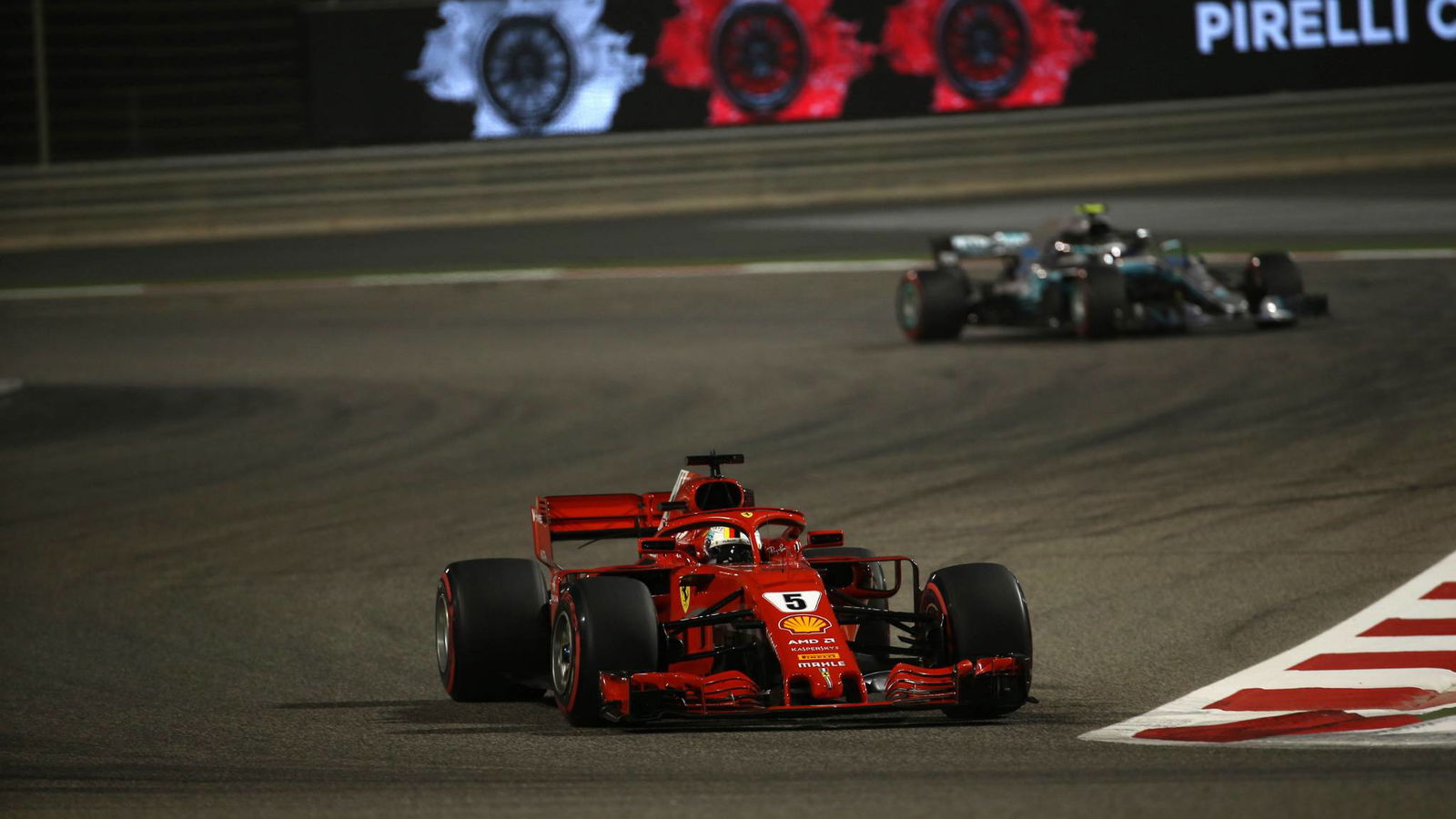 Vettel bertahan untuk kemenangan dramatis F1 Bahrain