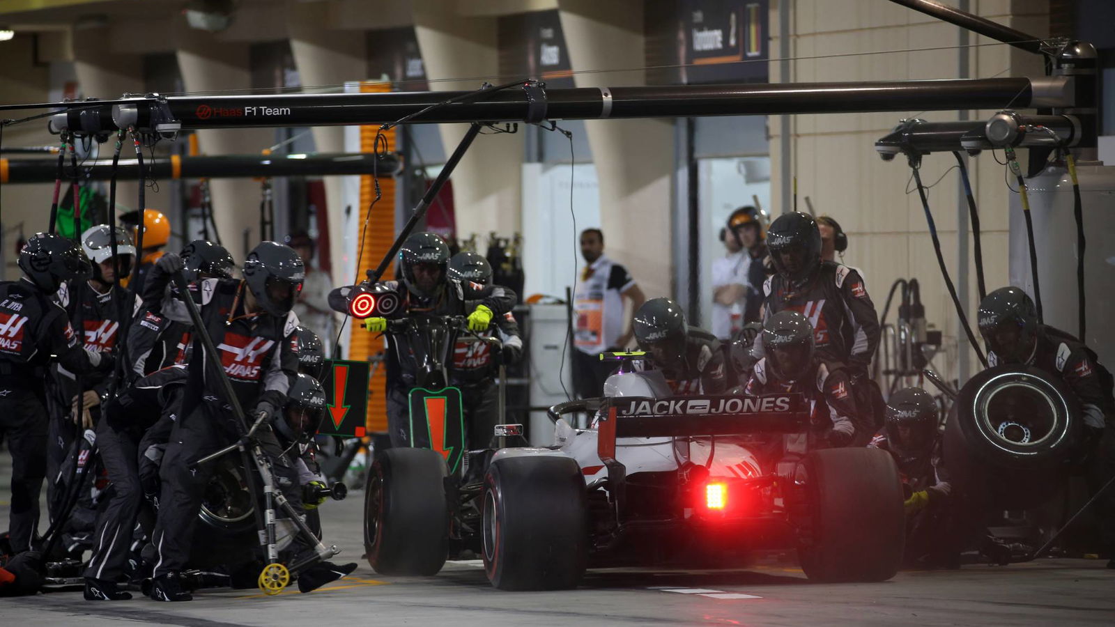 Magnussen: Tim F1 harus mundur dengan pitstop