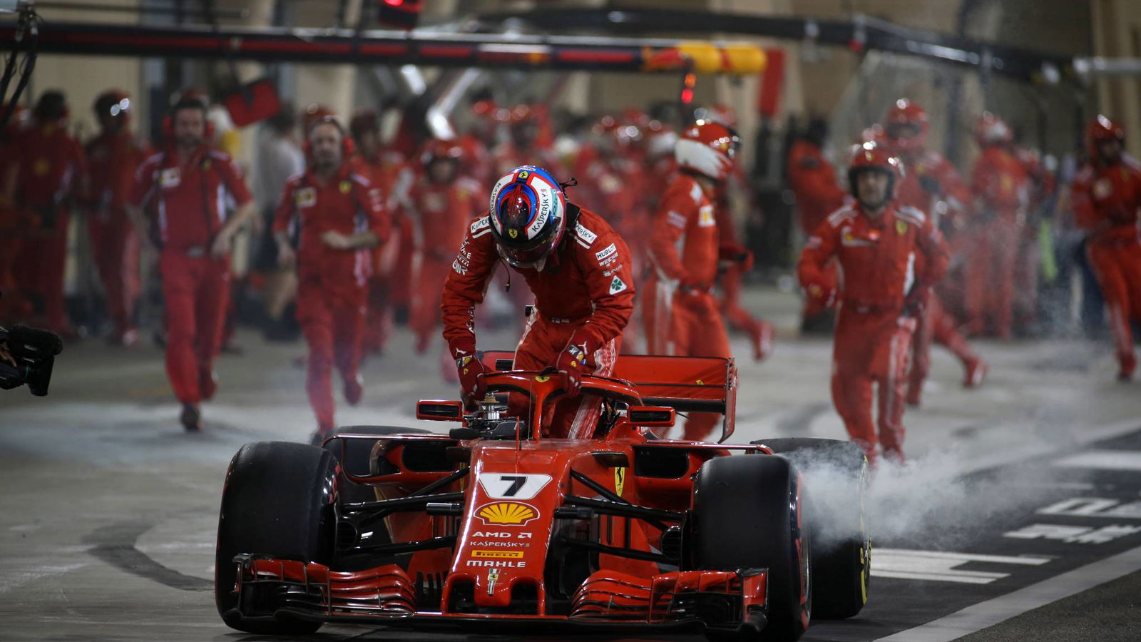 Raikkonen questions F1 pit stop procedure after Bahrain accident