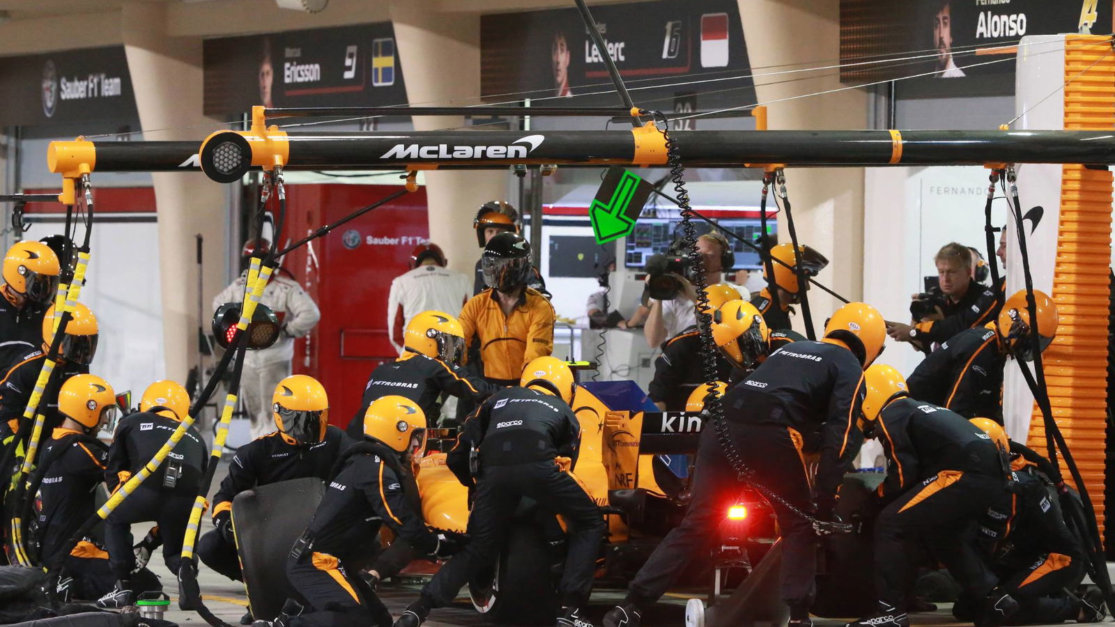McLaren hit with fine after Vandoorne pit stop error