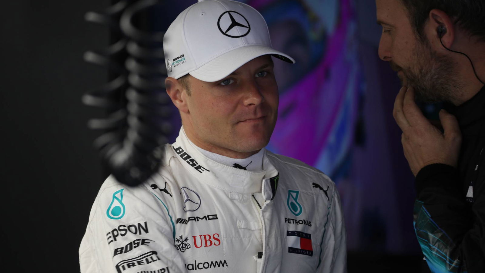 Bottas tercepat, Verstappen jatuh di Azerbaijan FP1