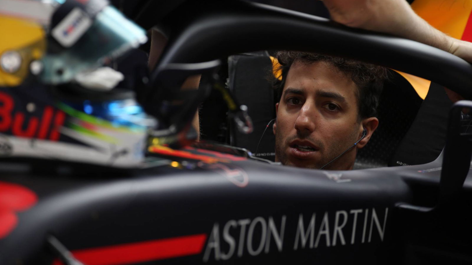 Red Bull need 'miracle' to fix Ricciardo engine for qualifying
