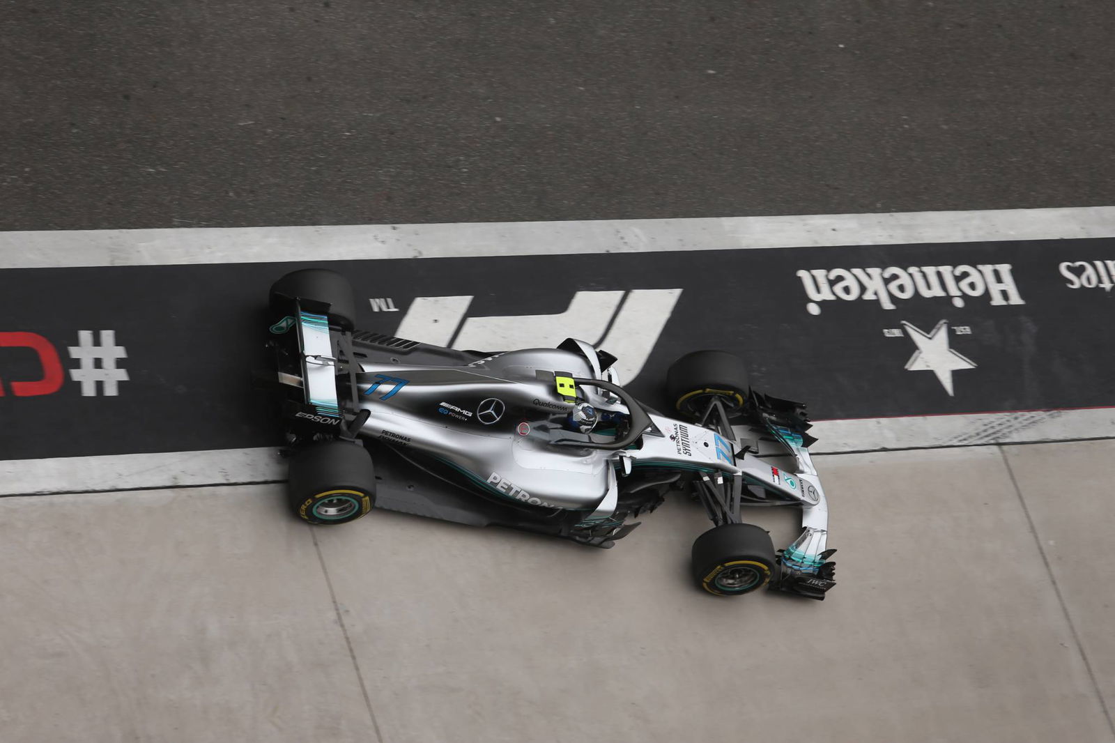Bottas tercepat, Verstappen jatuh di Azerbaijan FP1
