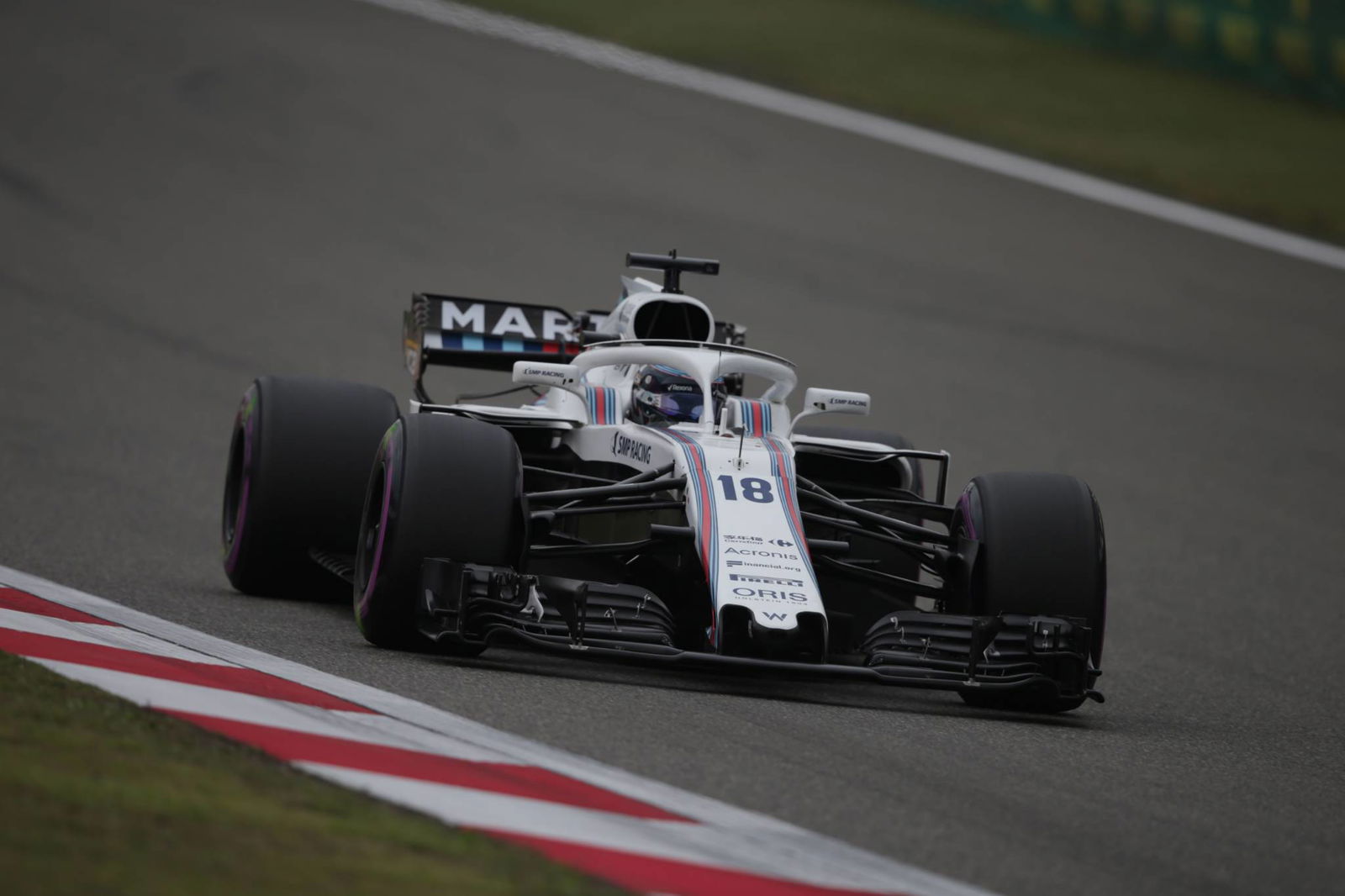 Renault ‘disappointed’ by gap to top three F1 teams 