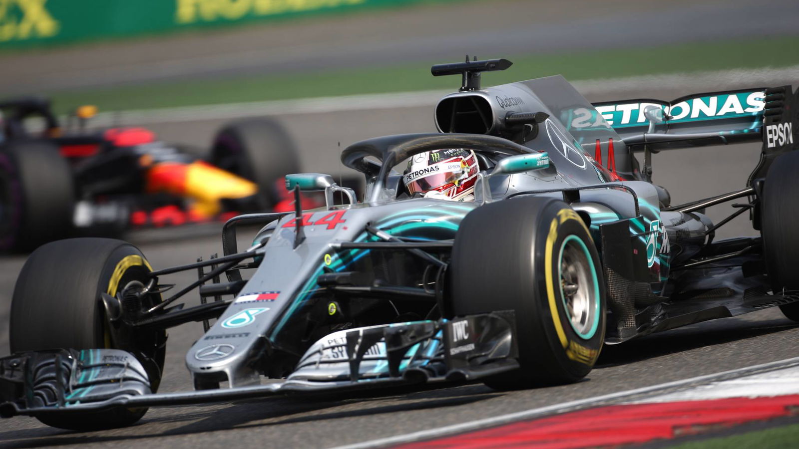 Wolff: Mercedes 'tidak di tempat yang baik' dengan ban F1